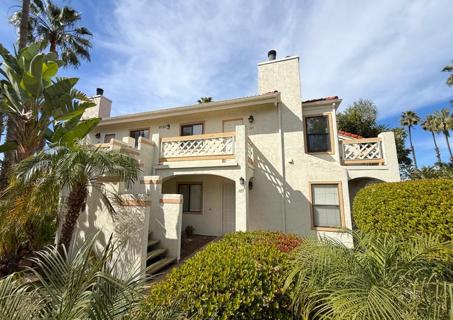 9392 Twin Trails Dr in San Diego, CA - Foto de edificio - Building Photo
