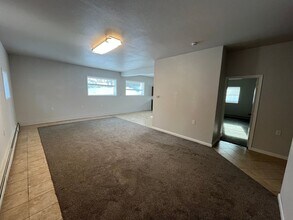 405-407 Lathrop St in Fairbanks, AK - Building Photo - Building Photo