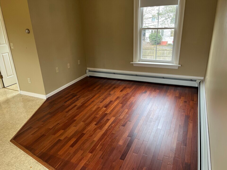 28 North St in Georgetown, MA - Building Photo