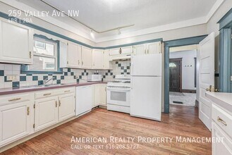 259 Valley Ave NW in Grand Rapids, MI - Building Photo - Building Photo