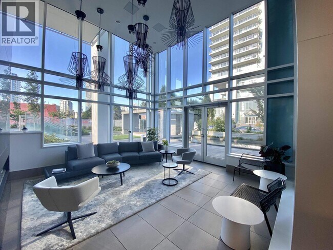 652 Whiting Way in Coquitlam, BC - Building Photo - Building Photo