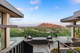 6901 N Highlands Dr in Paradise Valley, AZ - Building Photo - Building Photo