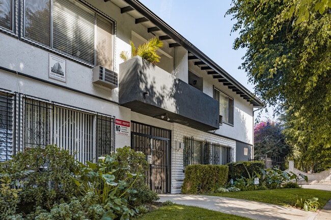 Stanley Gardens Apts - Spacious, Bright an... in Los Angeles, CA - Foto de edificio - Building Photo