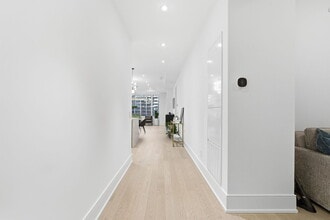 455-455 Wellington St W in Toronto, ON - Building Photo - Building Photo