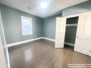 3 Grafton St, Unit 1 in Boston, MA - Foto de edificio - Building Photo