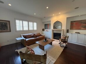 1316 Amherst Ave, Unit 202 in Los Angeles, CA - Building Photo - Building Photo