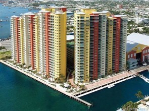 2650 Lake Shore Dr-Unit -1202 in Riviera Beach, FL - Building Photo - Building Photo