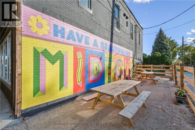 132 Ahrens St W in Kitchener, ON - Building Photo - Building Photo