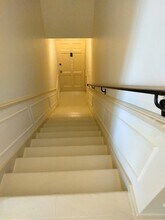 6168 W Olympic Blvd, Unit 70-5 in Los Angeles, CA - Foto de edificio - Building Photo