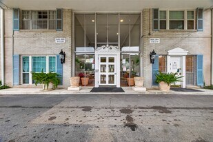 2600 Bellefontaine in Houston, TX - Building Photo
