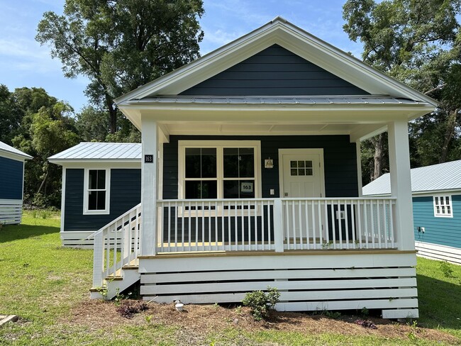 163 W Chaffin Ave in Defuniak Springs, FL - Building Photo - Building Photo