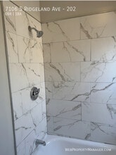 7106 S Ridgeland Ave in Chicago, IL - Building Photo - Building Photo