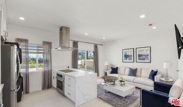 21727 Planewood Dr in Woodland Hills, CA - Building Photo - Building Photo