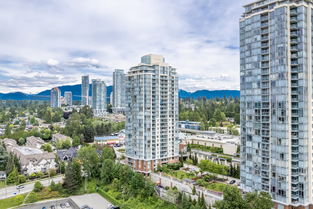 Silhouette North in Burnaby, BC - Building Photo