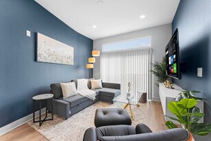 310 N Malcolm X Blvd in Dallas, TX - Building Photo