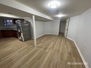 7640 S Phillips Ave-Unit -#G in Chicago, IL - Foto de edificio - Building Photo