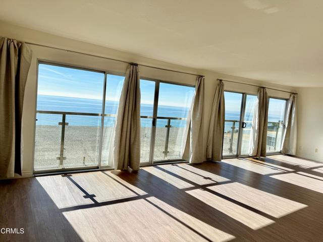 18147 Coastline Dr in Malibu, CA - Building Photo - Building Photo