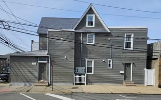 1300 43rd St in North Bergen, NJ - Building Photo