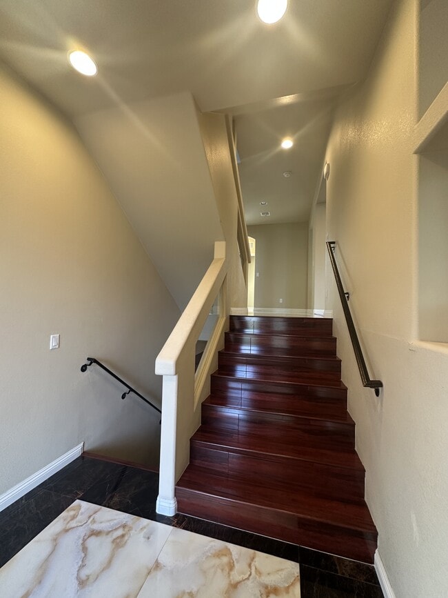 8125 Crimson Creek Ct in Las Vegas, NV - Building Photo - Building Photo