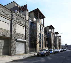 Adams Row in Washington, DC - Foto de edificio - Building Photo