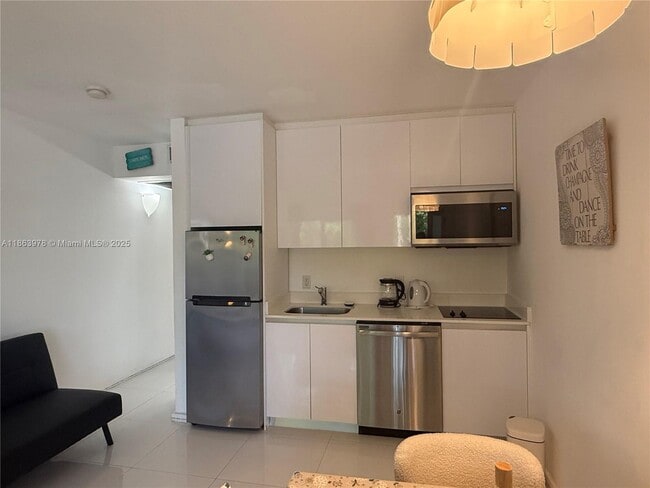 801 15th St in Miami Beach, FL - Building Photo - Building Photo