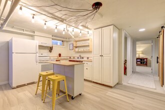 102 McLeod Ave in Missoula, MT - Foto de edificio - Building Photo