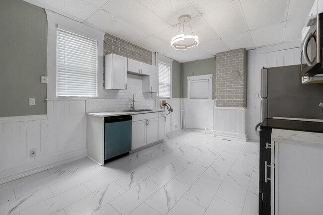 2529 W Main St in Louisville, KY - Building Photo - Building Photo