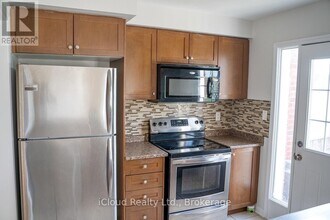 637 Speyer Cir in Milton, ON - Building Photo - Building Photo