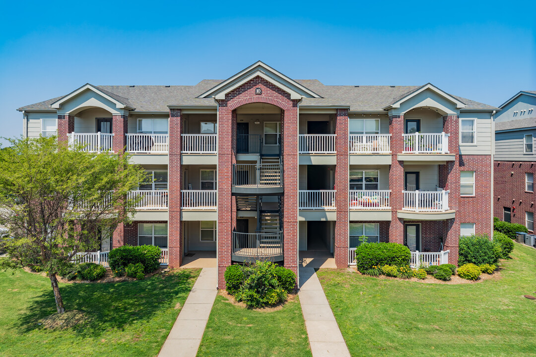 The Greens at Coffee Creek in Edmond, OK - Building Photo