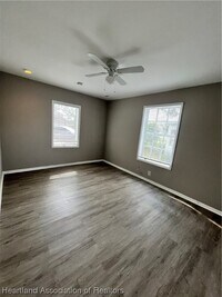 1329 Memorial Dr photo'