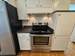 936 Larchmont Crescent in Norfolk, VA - Building Photo - Building Photo