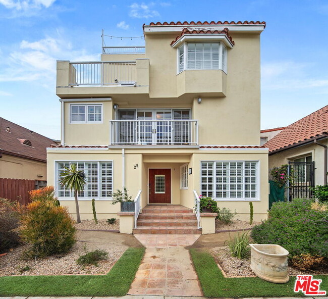 25 Arcadia Terrace in Santa Monica, CA - Building Photo - Building Photo