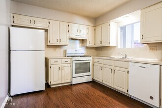 12800 Tomanet Trail in Austin, TX - Building Photo - Building Photo