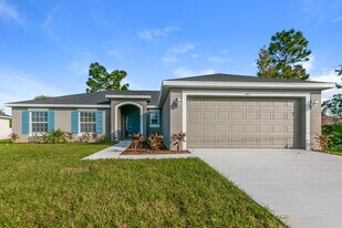 105 Pompei Dr in Poinciana, FL - Building Photo