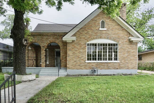 property at 1320 N 9th St