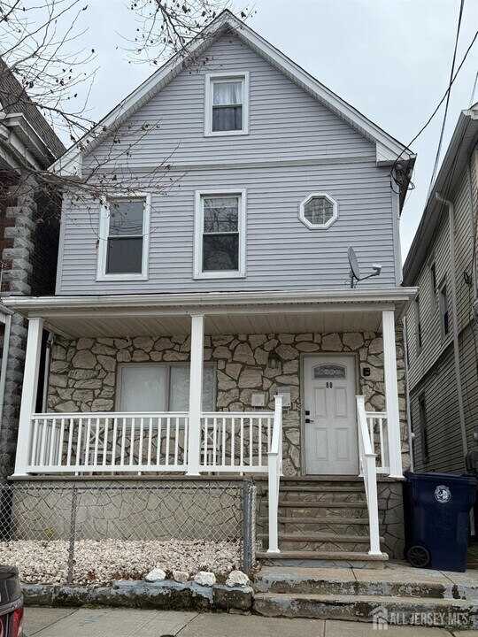 80 1st St in Perth Amboy, NJ - Building Photo