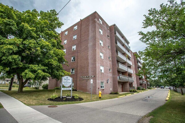 67 N Park St in Brantford, ON - Building Photo - Building Photo