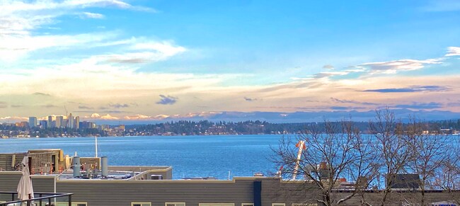 110 Erie Ave, Unit A in Seattle, WA - Building Photo - Building Photo