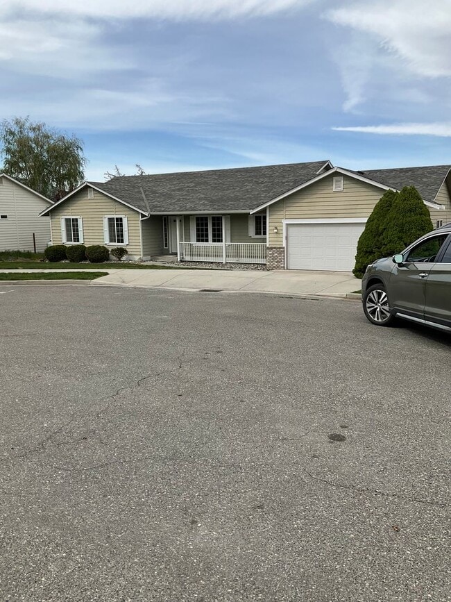 property at 1509 Seneca Pl