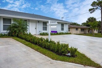 5171 Clouse Rd in West Palm Beach, FL - Building Photo - Building Photo