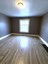 428 E 27th St, Unit 2 in Erie, PA - Foto de edificio - Building Photo