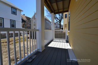 44 Glencoe St, Unit 1 in Boston, MA - Foto de edificio - Building Photo