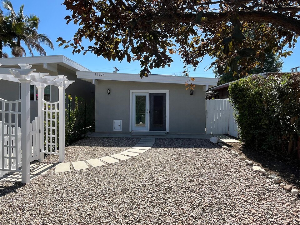 15228 Valleyheart Dr, Unit INT CBL EV UTIL included in Sherman Oaks, CA - Building Photo