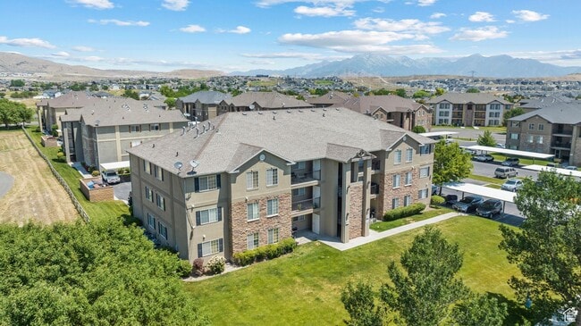 property at 3531 E Rock Creek Rd