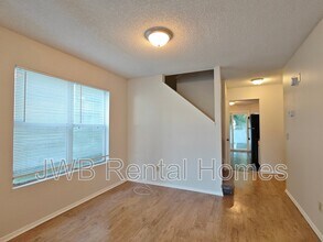 5145 Glen Alan Ct N in Jacksonville, FL - Building Photo - Building Photo