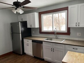 7927 Red Arrow Hwy in Stevensville, MI - Building Photo - Building Photo