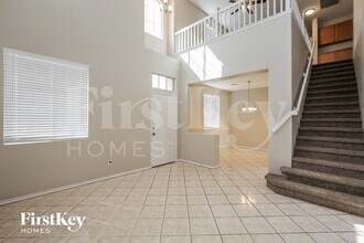 5443 Lilly Rose Ct in North Las Vegas, NV - Foto de edificio - Building Photo