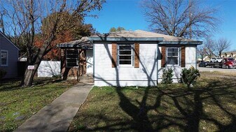 2845 Ruidosa Ave in Dallas, TX - Building Photo