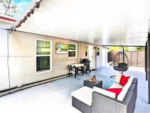 1106 NW 7th Terrace in Fort Lauderdale, FL - Building Photo - Building Photo