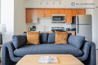 4302 7th Ave NE in Seattle, WA - Foto de edificio - Building Photo